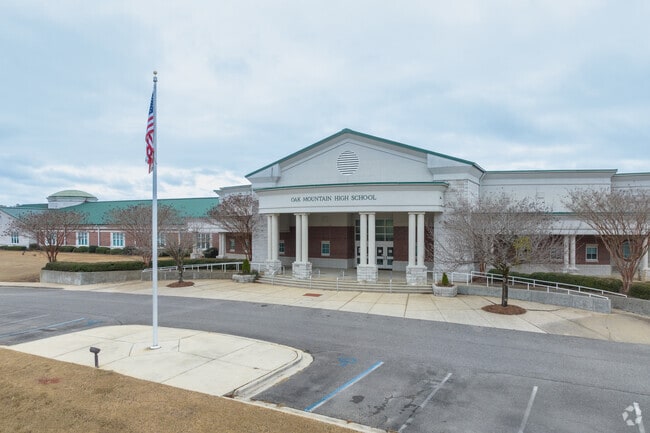 Oak Mountain High School has almost 1600 students enrolled.