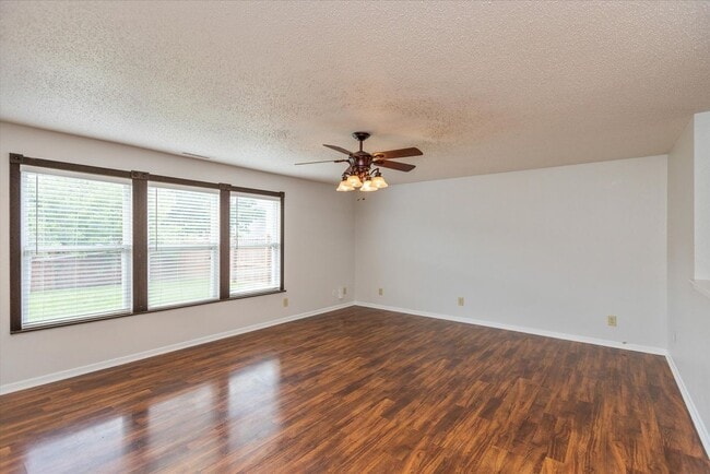 2372 Cedarmill Dr, Franklin, IN 46131 - photo 4