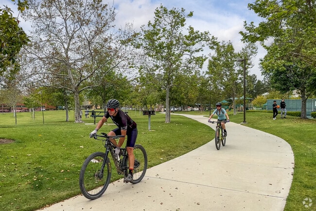 There is no shortage of mountain bikers to hit the trails with in Foothill Ranch.