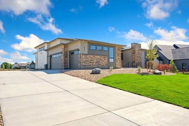 1877 Spring Bloom Dr, Windsor, CO 80550 - photo 7