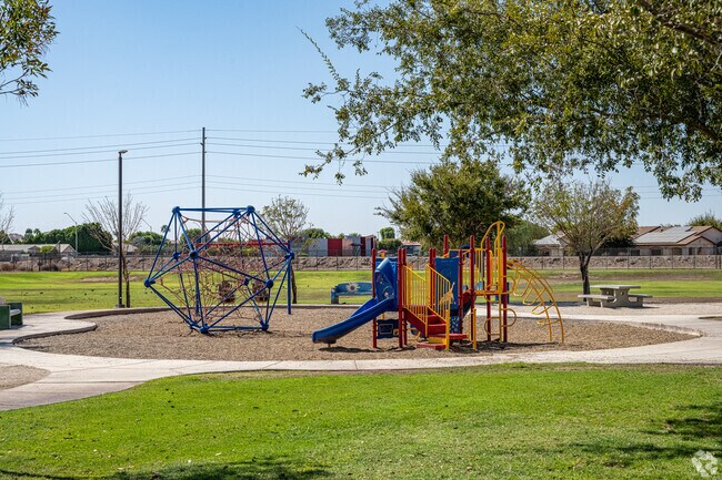 El Pueblocito has many great parks such as Ray Smucker Park.