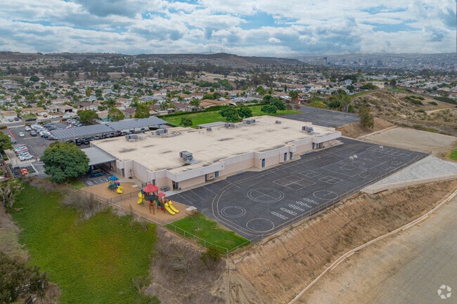 Los Altos Elementary School fosters a love for education with dedicated teachers.