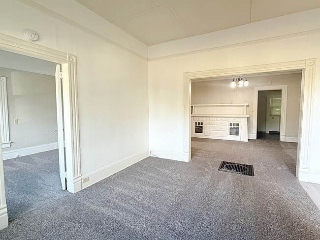 4612 SE Taylor St, Portland, OR 97215 - photo 4