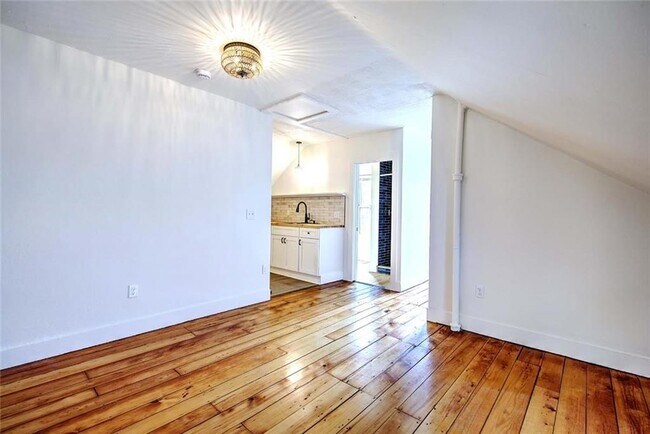 21 Brewster St, Pawtucket, RI 02860 - photo 4