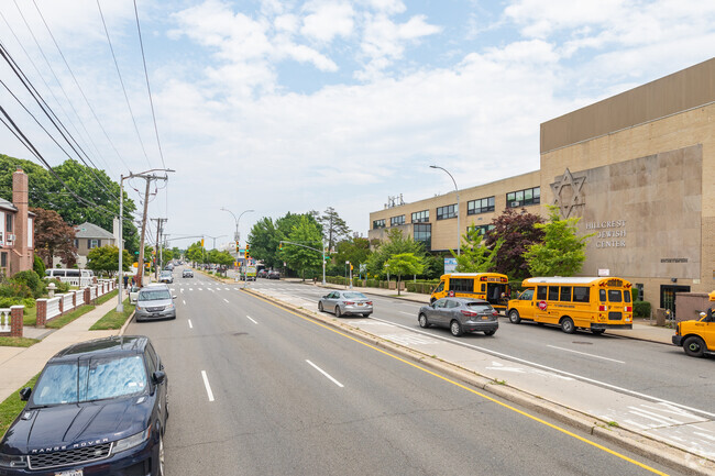 The Summit School is located in a quiet neighborhood.