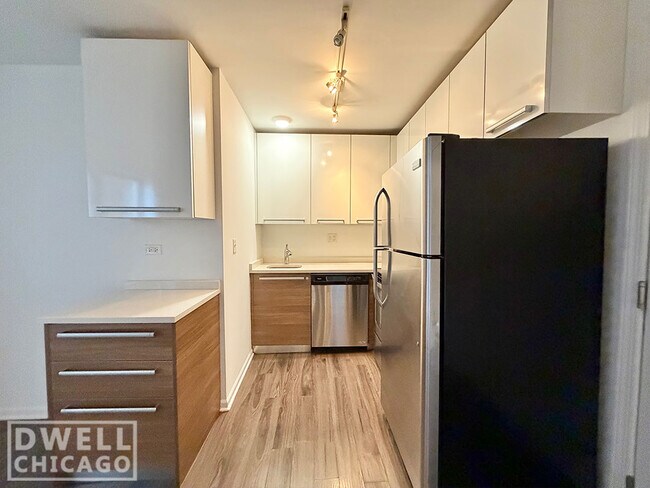 901 W Carmen Ave unit 1, Chicago, IL 60640 - photo 5