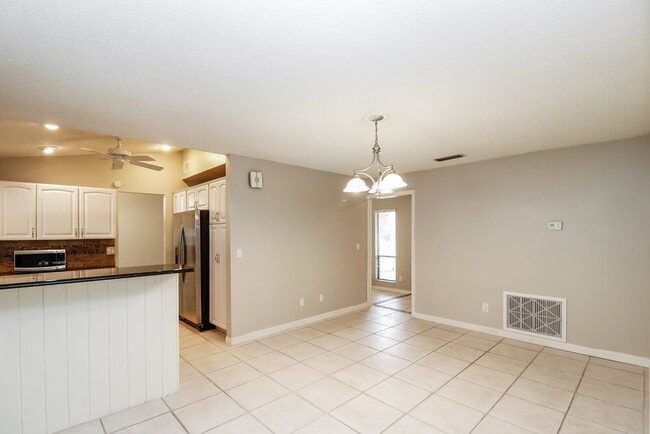 5503 Bluejay Ln, Tampa, FL 33625 - photo 4