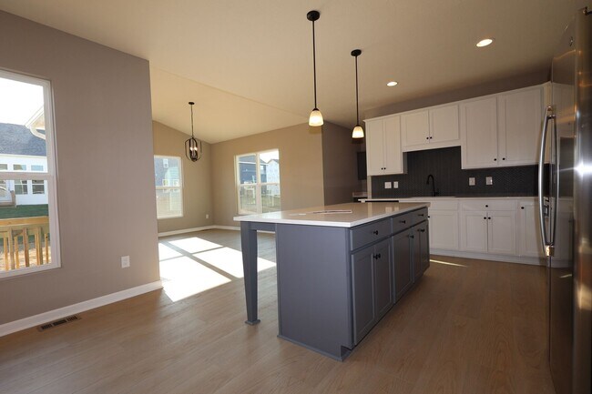 1544 Slippery Rail Dr, Plain City, OH 43064 - photo 3