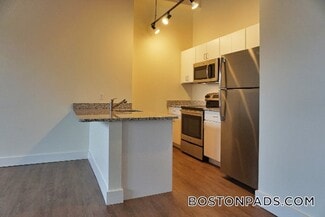 60 E Water St Unit 3002, North Andover, MA 01845