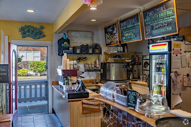 Grab your morning coffee and scones from the Osprey Cafe in Cartwright Park.