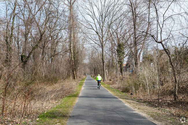 Nepera Park has access to the South County Trail, a 14 Mile trek through Westchester County.