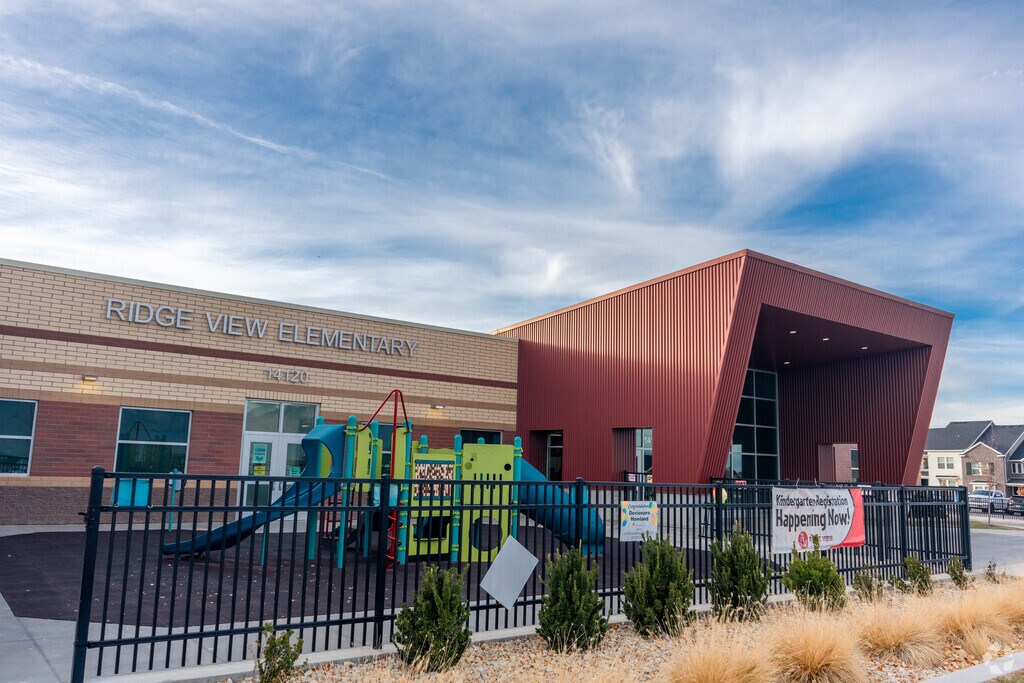 Ridge View Elementary School provides education in the neighborhood of 
Bluffdale.