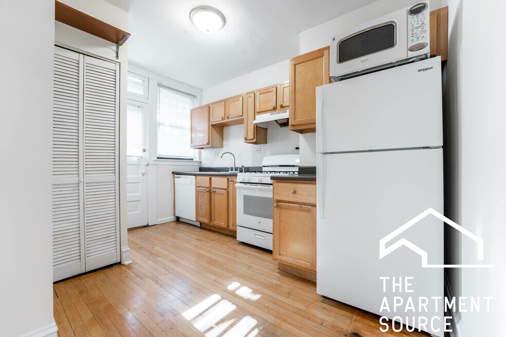 1953 W Winnemac Ave unit 2, Chicago, IL 60640 - photo 1