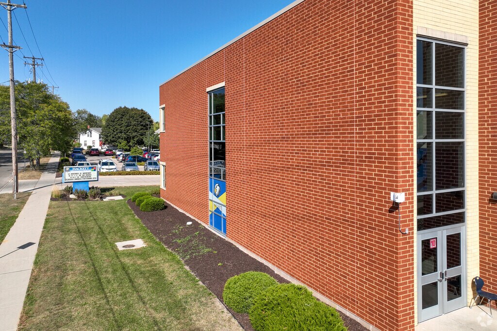 625 8th St, Beloit, WI 53511