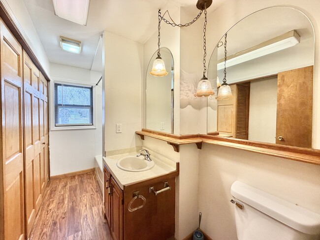 2041 Gorton St, Beloit, WI 53511 - photo 7