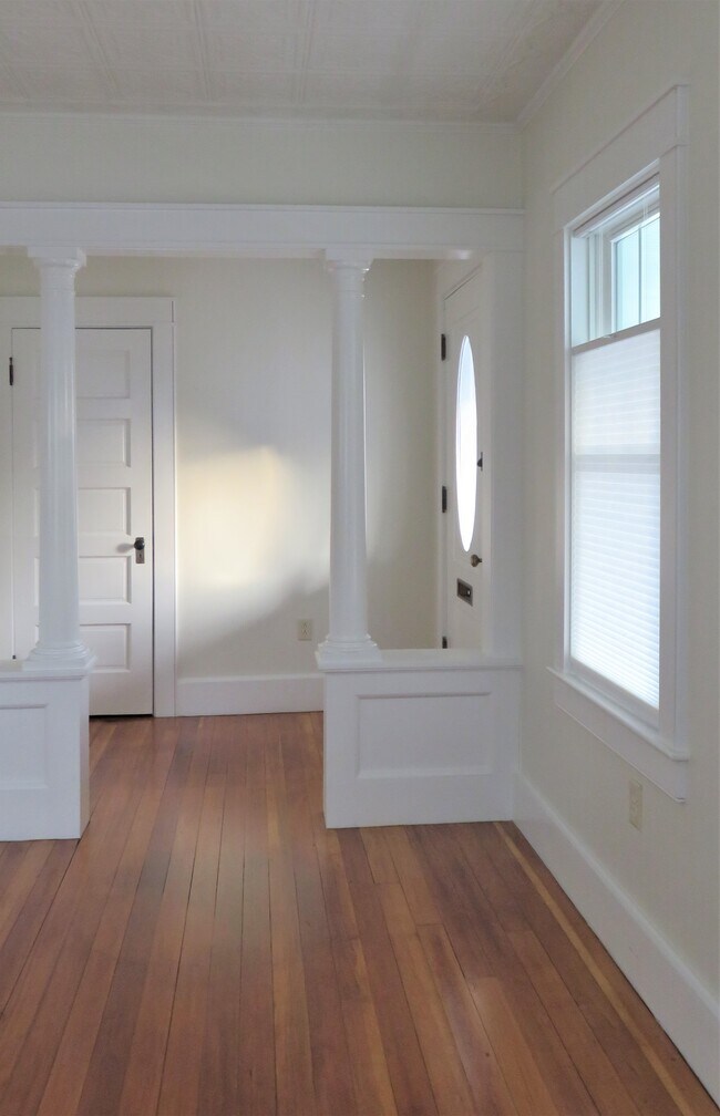 Entry hall closet is 5' deep: Storage!!!