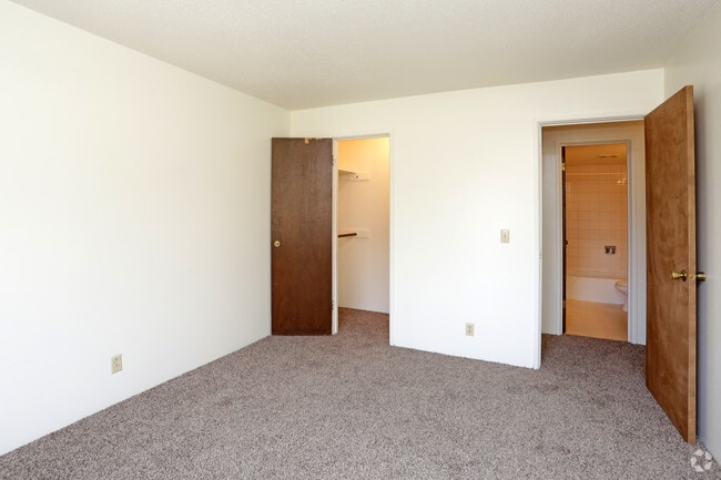 Windsor Woods, Omaha, NE 68144 - photo 5