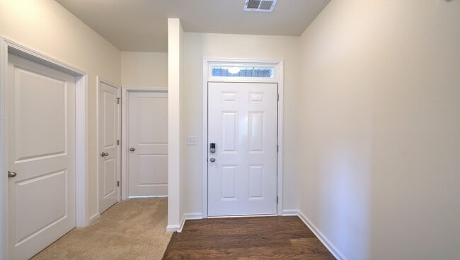 548 Country Oak Dr unit 36204565, Asheville, NC 28804 - photo 4