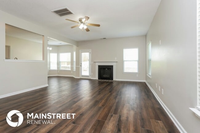 1565 Tigris Ct, Atlanta, GA 30349 - photo 4