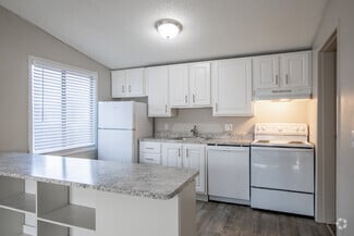 1632 Laurel Bay Dr, Ypsilanti, MI 48198
