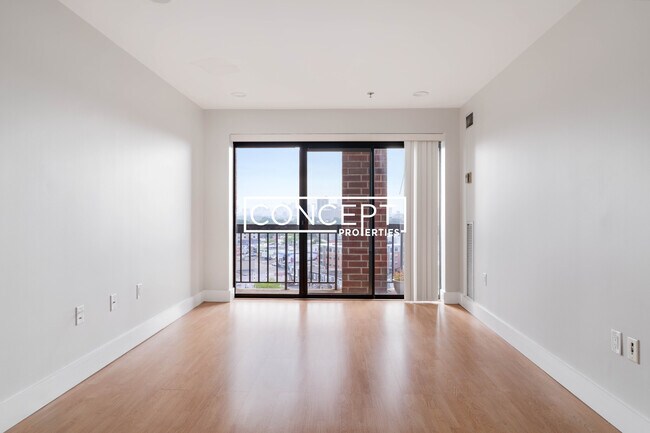 15 North Beacon unit 1012, Boston, MA 02134 - photo 2