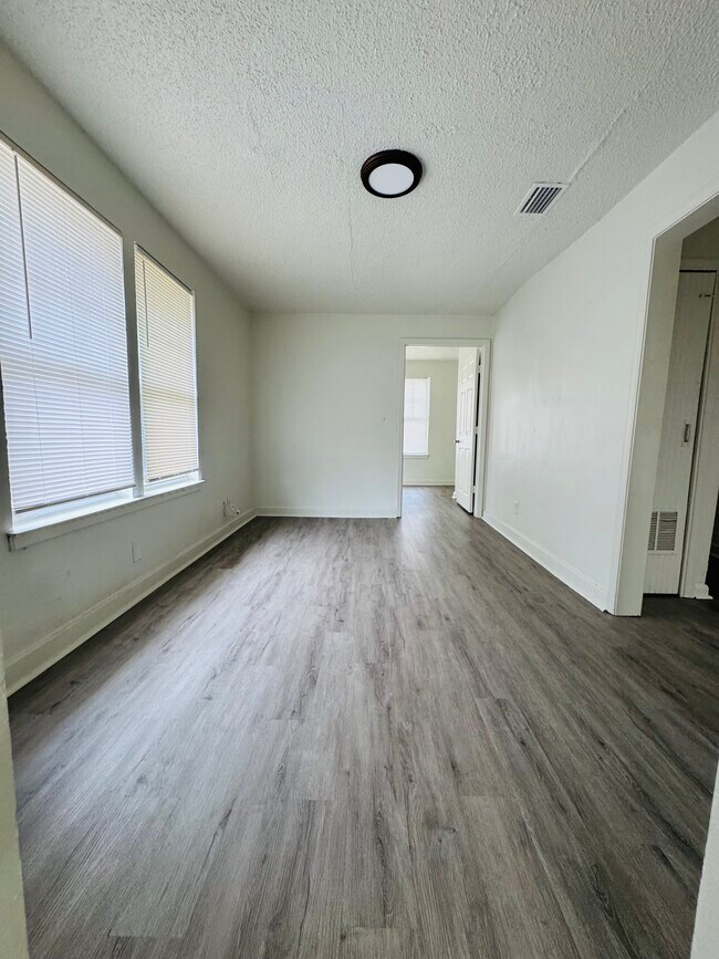 7635 Pickett St, Jacksonville, FL 32208 - photo 4