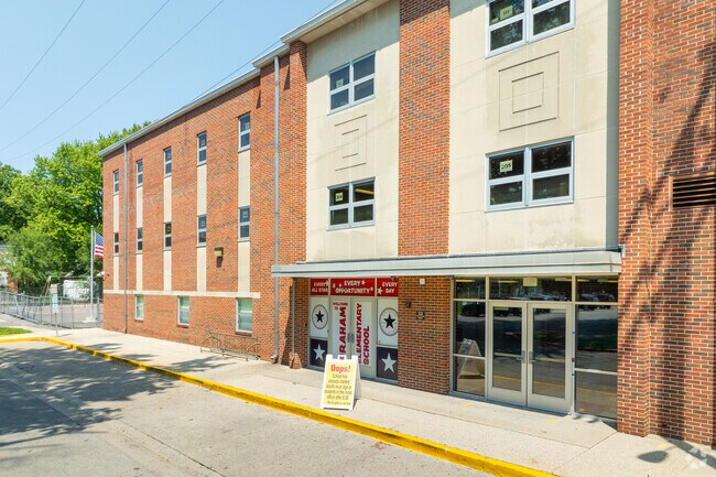 Elizabeth Graham Elementary, rated C by Niche, serves Downtown Springfield families.
