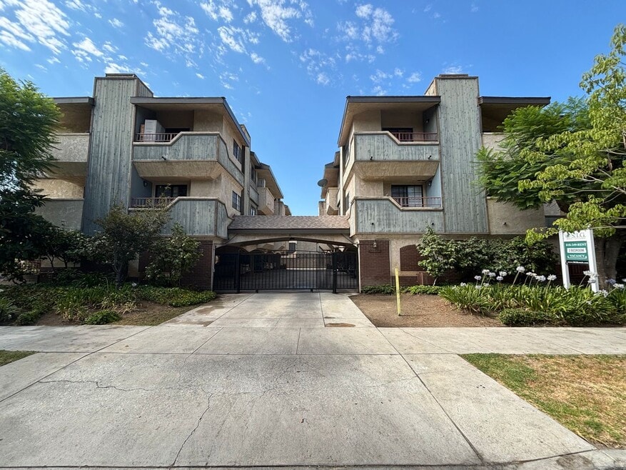 1232-1234 Orange Grove Ave unit 1232  101, Glendale, CA 91205 - photo 1