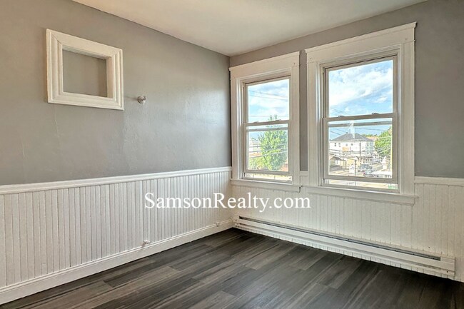 979 Mineral Spring Ave unit 2, North Providence, RI 02904 - photo 4