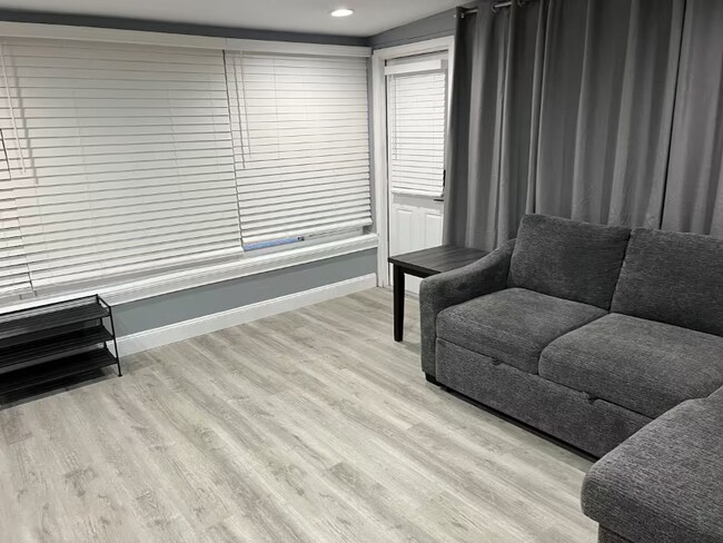 11334 74th Ave unit 2B, Seminole, FL 33772 - photo 4