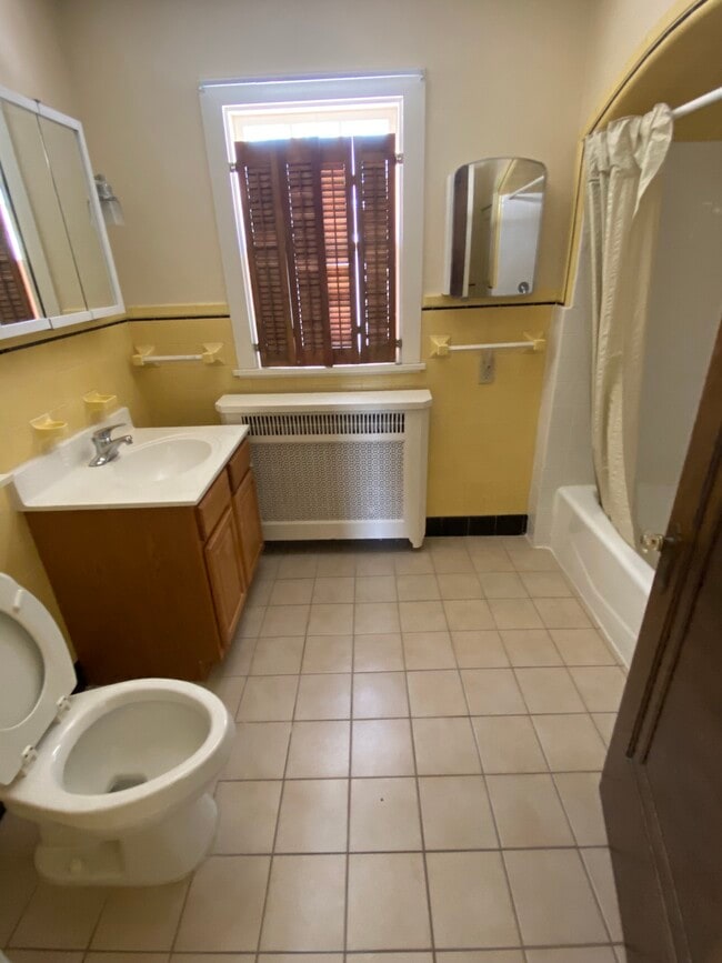 1012 Erin St, Madison, WI 53715 - photo 2