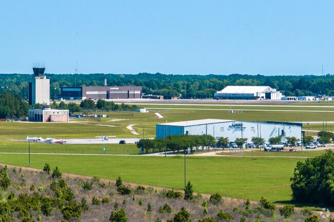 The Mobile Regional Airport also host a USCG training facility close to Cottage Park.