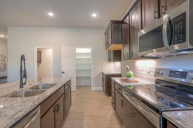 26562 W 84th St, Lenexa, KS 66227 - photo 4