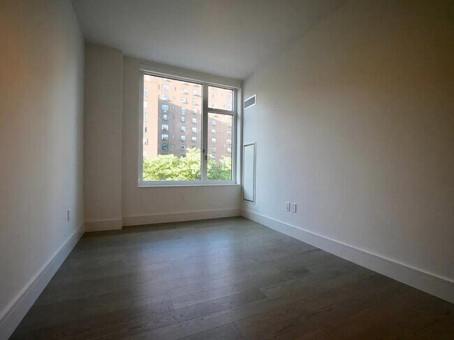 EVGB unit 511, New York, NY 10009 - photo 4