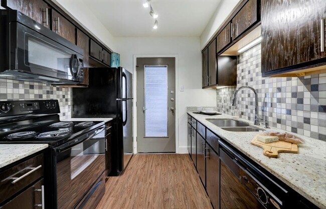 Marquee Uptown & Carriage Square, Houston, TX 77056 - photo 3