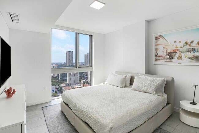 227 NE 2nd St unit FL31-ID1230857P, Miami, FL 33132 - photo 3