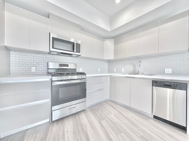 838 S La Brea Ave, Los Angeles, CA 90036 - photo 2