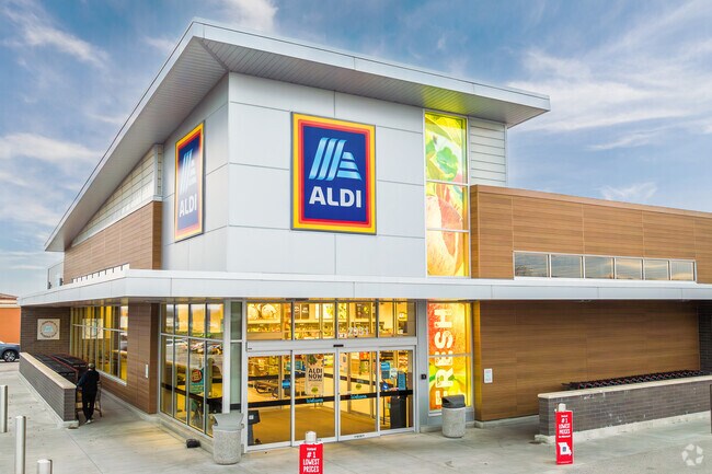 Aldi's is conveniently located in Excelsior Springs.