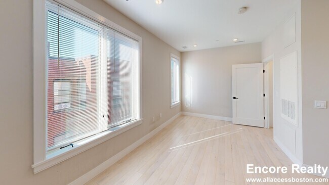 197 Green St unit 408, Jamaica Plain, MA 02130 - photo 7