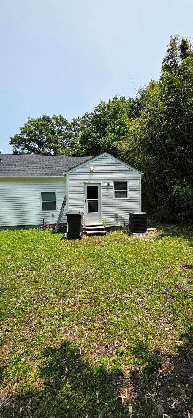 122 Sheppard St unit 122, Thomasville, NC 27360 - photo 3