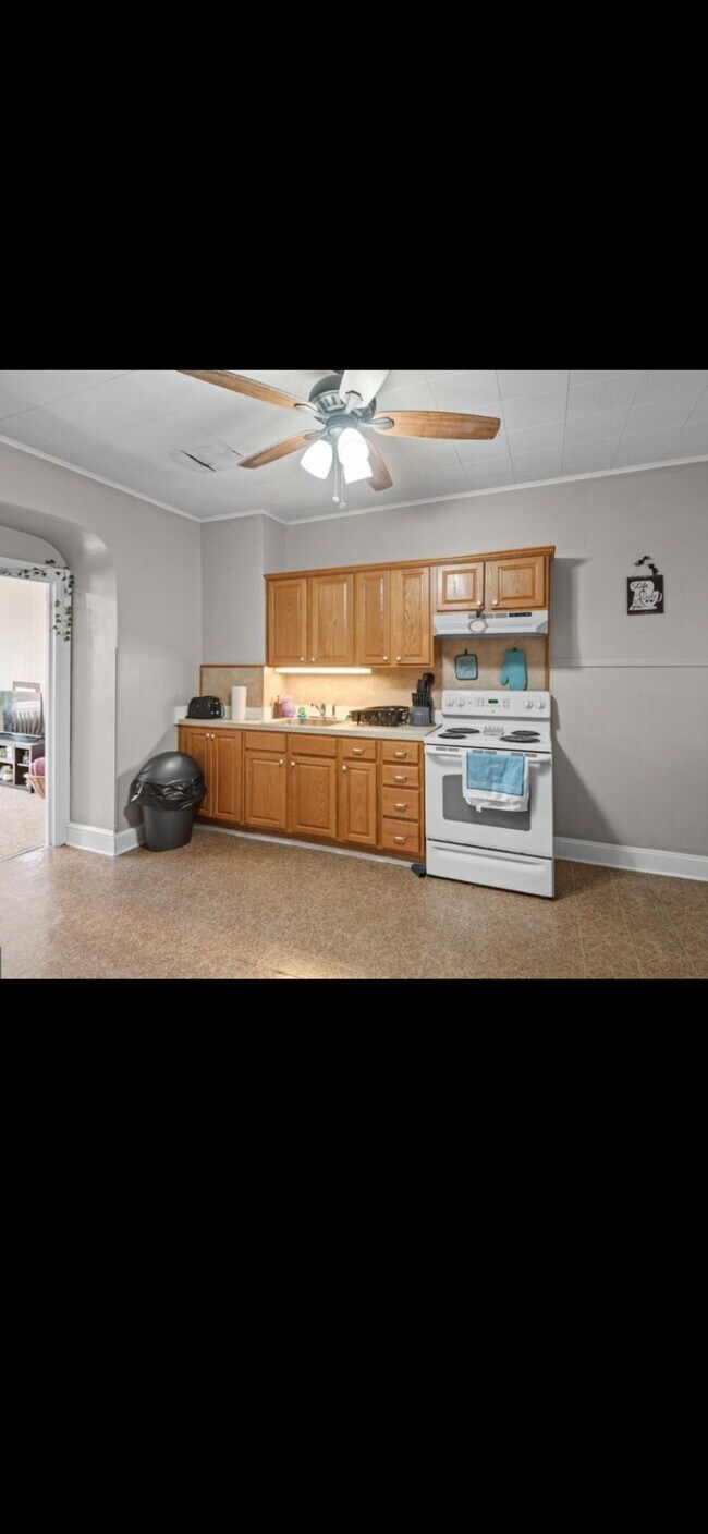 125 N 4th St unit 2, Columbia, PA 17512 - photo 4