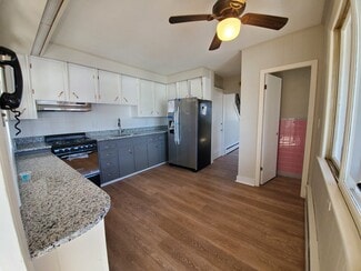 12 Villa St, Manchester, NH 03103