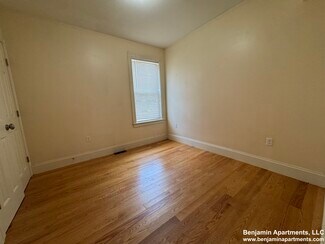 35 Pratt St Unit 1R, Boston, MA 02134