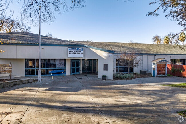 William Land Elementary School earns a B+ from Niche.com.