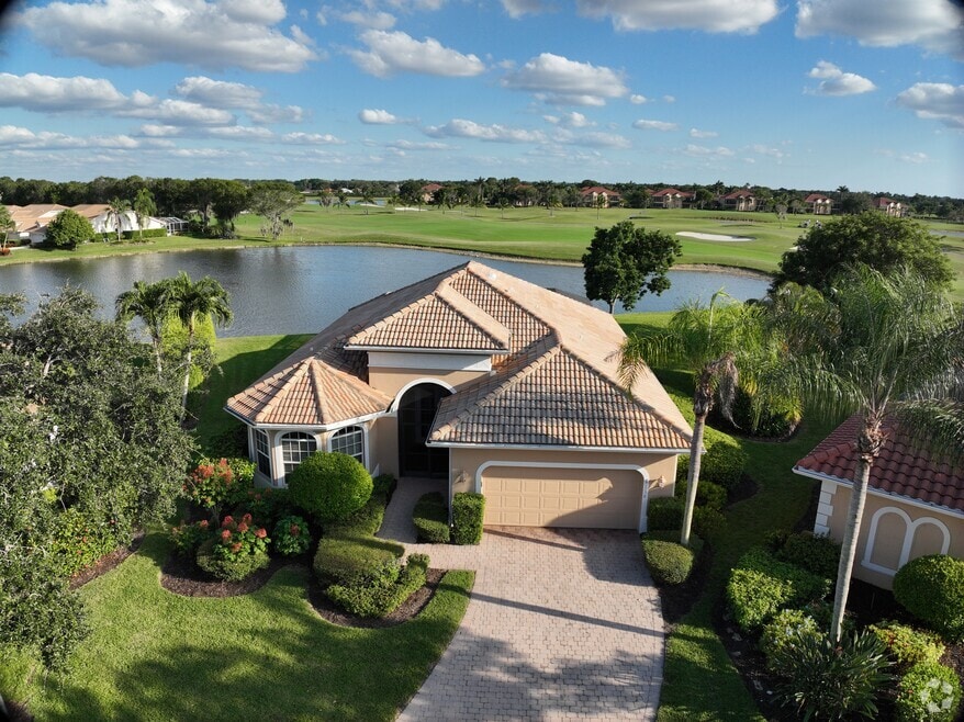 6730 Bent Grass Dr, Naples, FL 34113 - photo 2