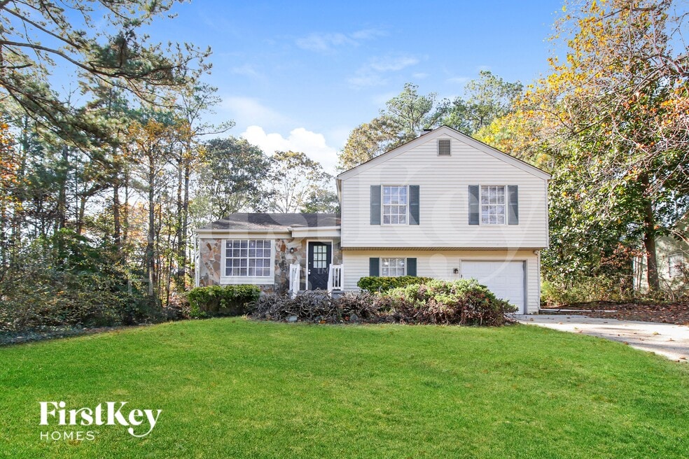 457 Maid Marion Ln, Stone Mountain, GA 30087 - photo 1