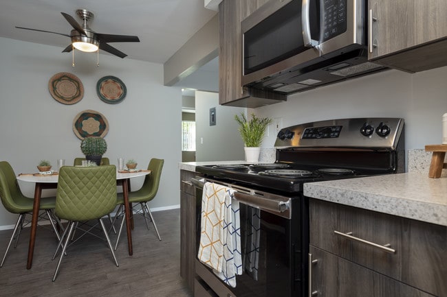 2 BR, 1 BA - 850 SF, Renovated