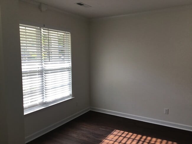 917 Peachtree Meadows Cir, Kernersville, NC 27284 - photo 3