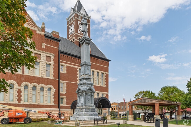 The courthouse in Eldora has stunning architecture and stands tall over the city.