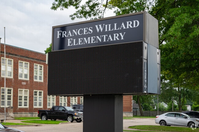 Frances Willard Elementary School is a popular public school near West Central Rock Island.